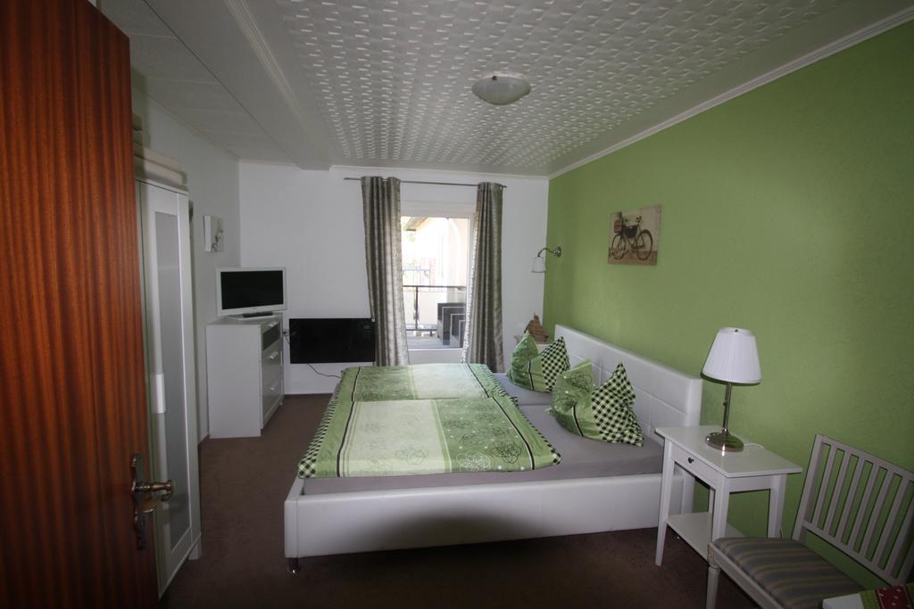 Doppelzimmer mit Balkon